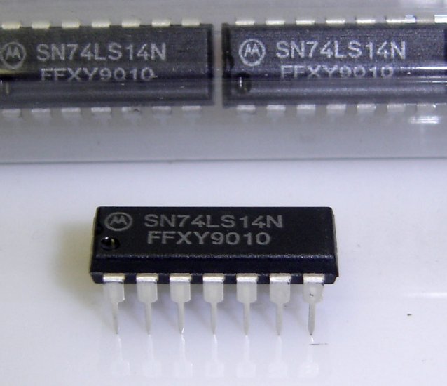 74LS14N Motorola Original Hex Inverter IC - 3 Pieces