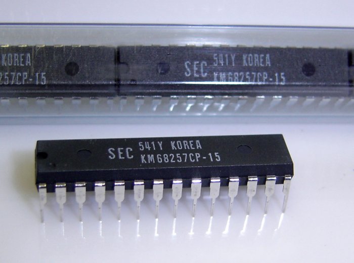 KM68257CP-15 Samsung Original 32Kx8 Bit High Speed Static RAM