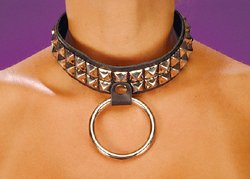 Pyramid with Ring Choker - Item B187