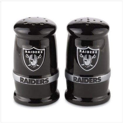 Sculpted Salt & Papper Shakers- Oakland Raiders