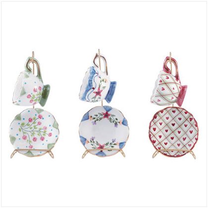 9 Piece Miniature Cups & Saucers