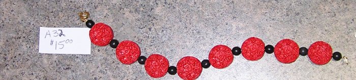 A32-Red and Black Oriental Motif Beaded Bracelet