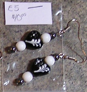 E5- Handblown Glass Heart Beaded Earrings