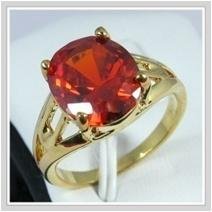 Pretty ruby 14kt yellow gold ring, size 8 (gr-7)
