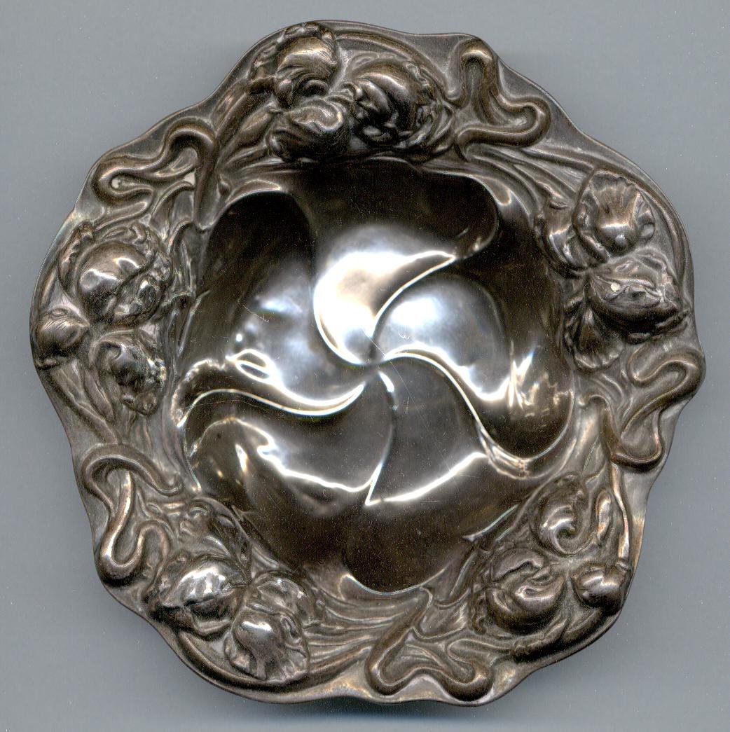 Vintage STERLING SILVER Ashtray w/ Elaborate Floral Motif