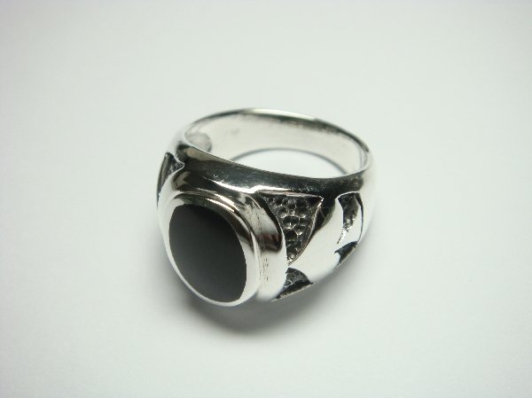 Sterling Silver Man's Spade Oval Onyx Ring, 11.25gr