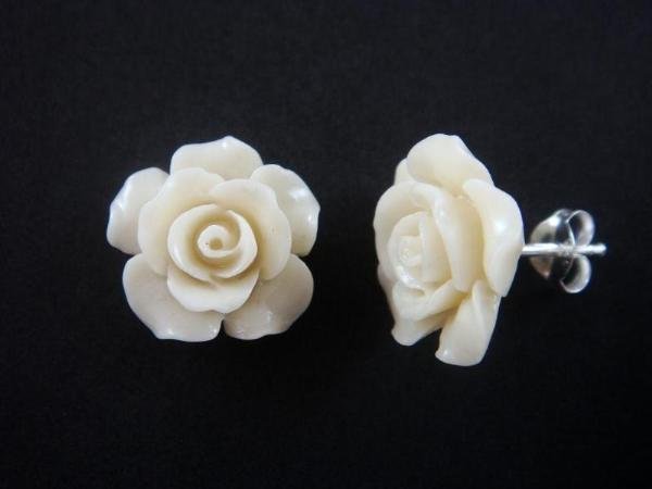 925 Sterling Silver Flower White Coral Stud Earrings Set