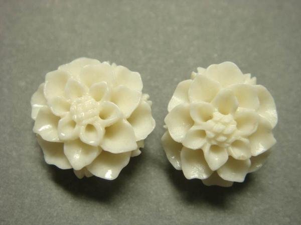 925 Sterling Silver Flower Carved Coral White Flower Stud Earrings Set