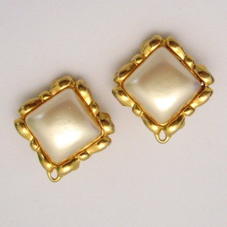 LIZ CLAIBORNE Vintage Clip Earrings Square Faux Pearls Bows