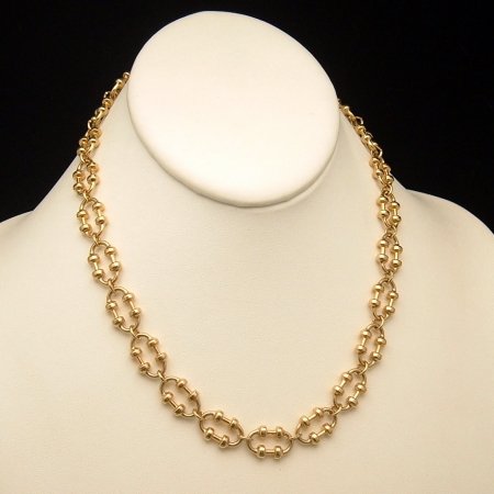 AVON Vintage Necklace Fancy Oval Goldtone Knot Links 17 inch