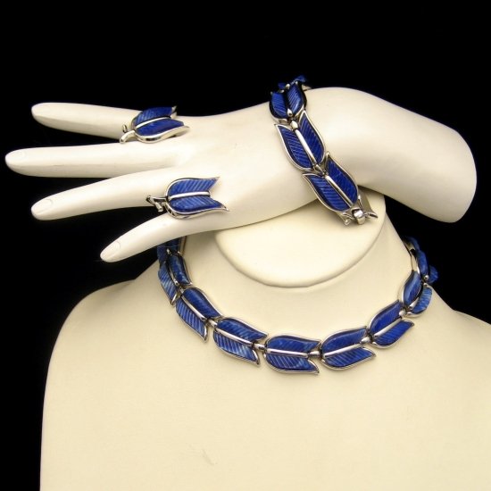 CROWN TRIFARI Vintage Necklace Bracelet Earrings Set Parure Blue Thermoset
