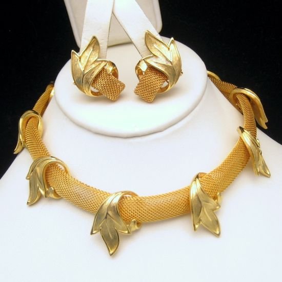 JUDY LEE Vintage Necklace Earrings Goldtone Mesh Leaves