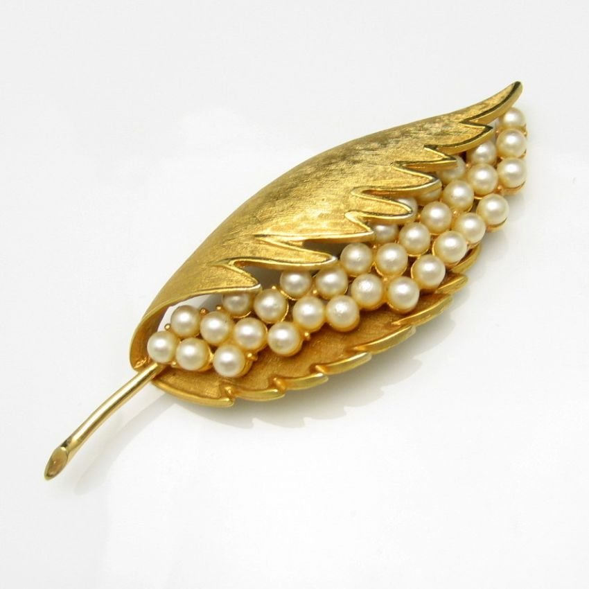 CORO COROCRAFT Vintage Brooch Pin Large Leaf Faux Pearls