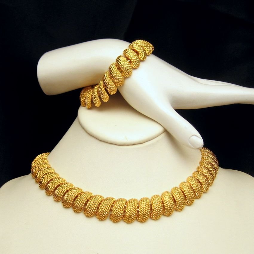 NAPIER Vintage Chunky Necklace Bracelet Set Gold Plated Nuggets Very Classy