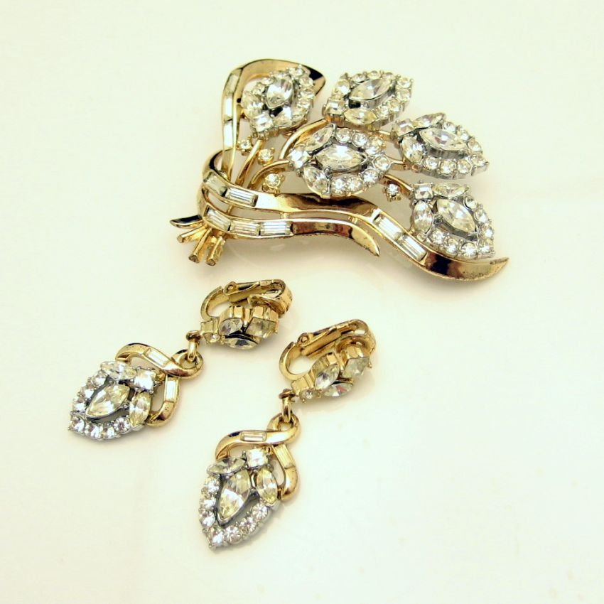 CROWN TRIFARI Pat Pend 1950s Rhinestone Brooch Pin Earrings Set Rare Fabulous