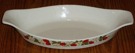 Sheffield Strawberries & Cream 12 Inch Oval Baking Dish