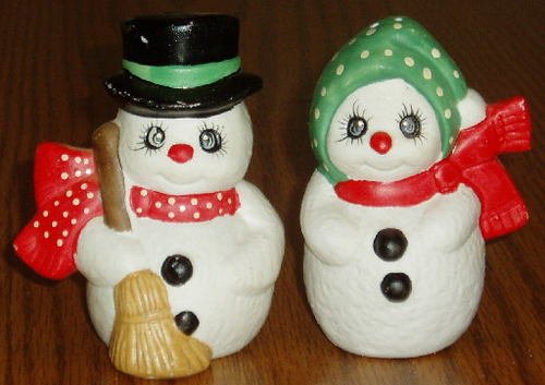 Snowman Couple Salt Pepper Shaker Set Winter Holiday