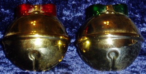 Christmas Gold Red Green Ornament Salt Pepper Shakers