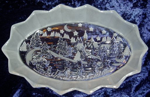 Mikasa Oval Crystal Platter Santa Christmas Holiday Decor
