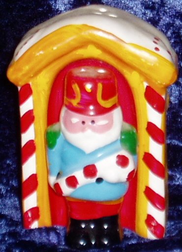 Christmas Soldier and Guardhouse Salt Pepper Shakers