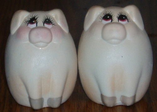 Chubby Pink Pig Ceramic Salt and Pepper Shaker Set