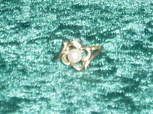 10 KT Gold Genuine Pearl Ring Size 6