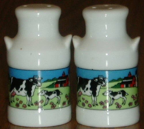 Ceramic Milk Can Salt/Pepper Shakers Cows Barn Country
