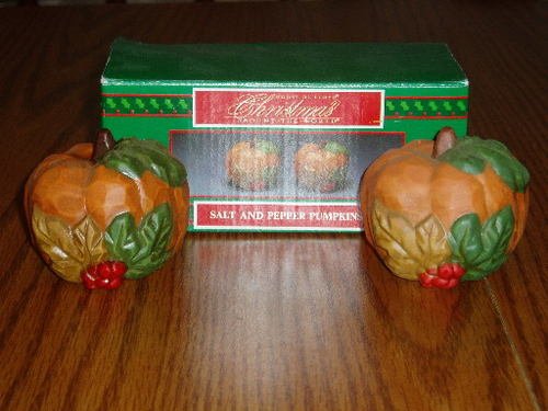 House of Lloyd Pumpkin Salt/Pepper Shakers Fall Halloween