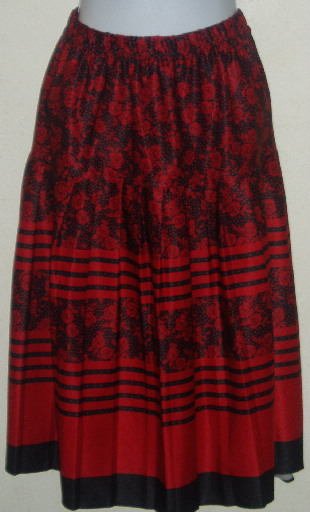Red and Black Floral Pattern Skirt Size 18