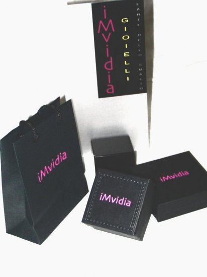 Free Gift Box, Shopping Bag & Exhibitor