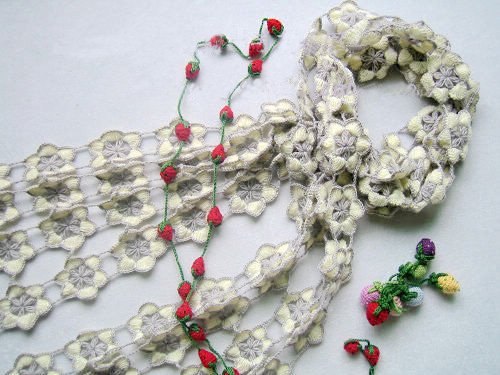 Hand-crochetted white and grey redbud blossom flowers scarf