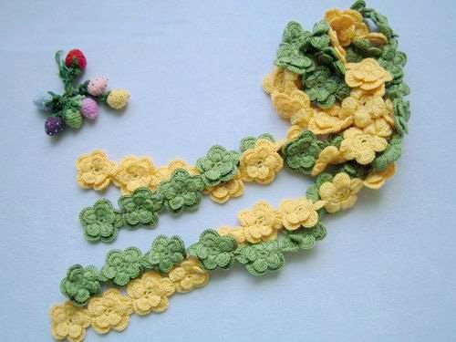 Hand-crochetted green and yellow peachblossom flowers scarf