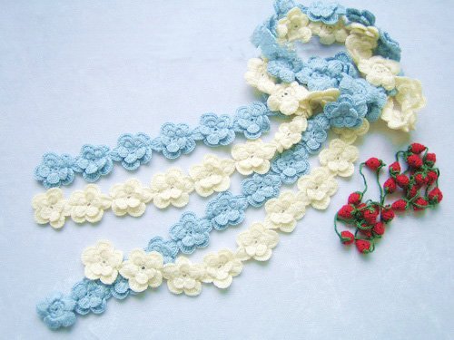 Hand-crochetted white and blue peachblossom flowers scarf