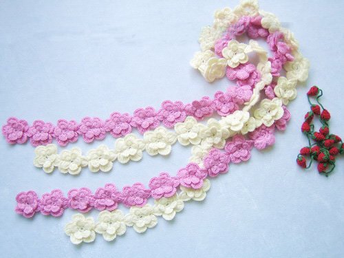 Hand-crochetted white and pink peachblossom flowers scarf