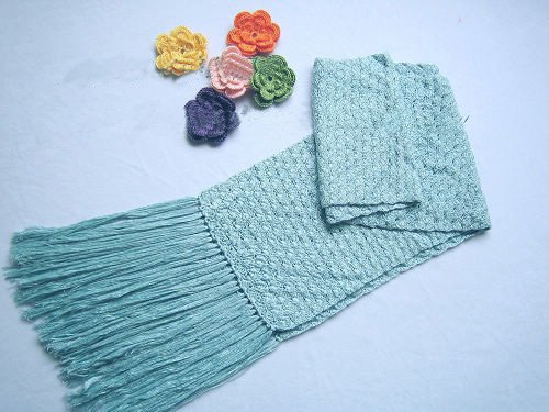 Hand-knitted blue scarfThe best gift for mother