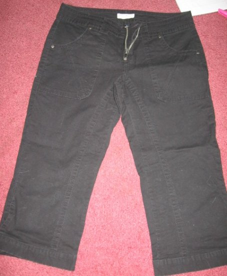 Tommy Hilfiger Black Capri jeans LOW rise snaps Jr 11