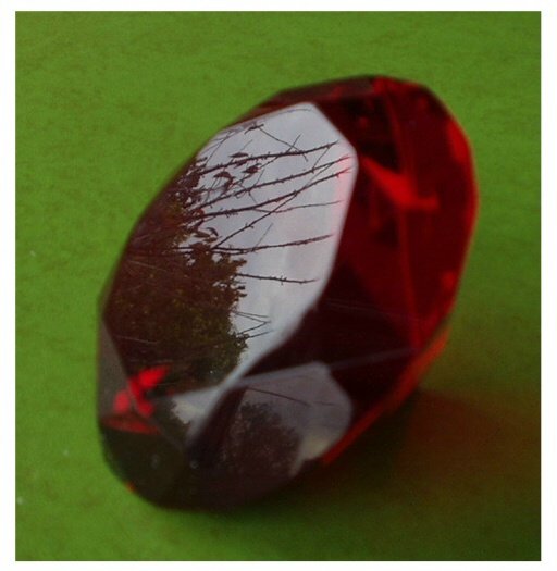 RUBY RED CUT CRYSTAL 80MM 1400 KTS CHATON Healing
