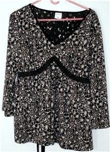 MOTHERHOOD MATERNITY STUNNING BLACK & WHITE FLORAL TOP SIZE XL 3/4 SLEEVE