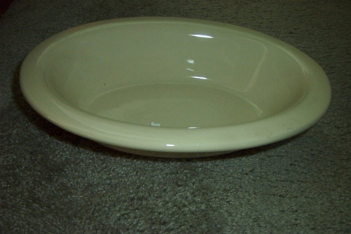 Gerald E Henn Workshops cream 12" oval server bowl