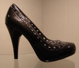 7 -Black Round Toe Platform Pumps