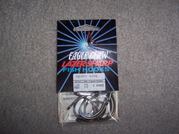Lot of 180 Syle L118 Eagle Claw Hooks NEW in packages - size 7/0 - Bronze