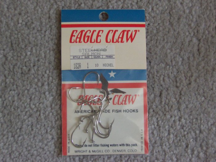 Lot of 200 Style 182A Eagle Claw Hooks NEW in packages - size 1 - Nickel