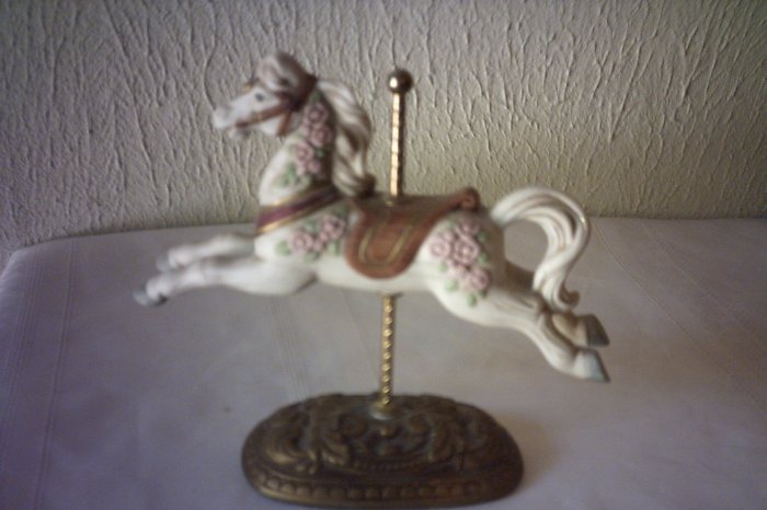 PORCELAIN CAROUSEL HORSE & POLE ON STAND - HOMOCO
