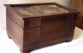WOOD MINI BAR BOX / CHEST - WALNUT W GLASS BOTTLES OLD WORLD MAP ON TOP