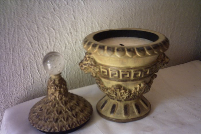 LION CANDLEHOLDER AND CANDLE WITH TOP - 9" TALL