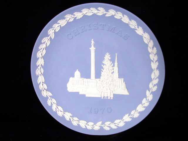 Wedgwood England Christmas 1970 Plate Trafalgar Square