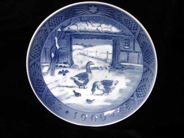 Royal Copenhagen Denmark 1969 Xmas Plate Old Farmyard