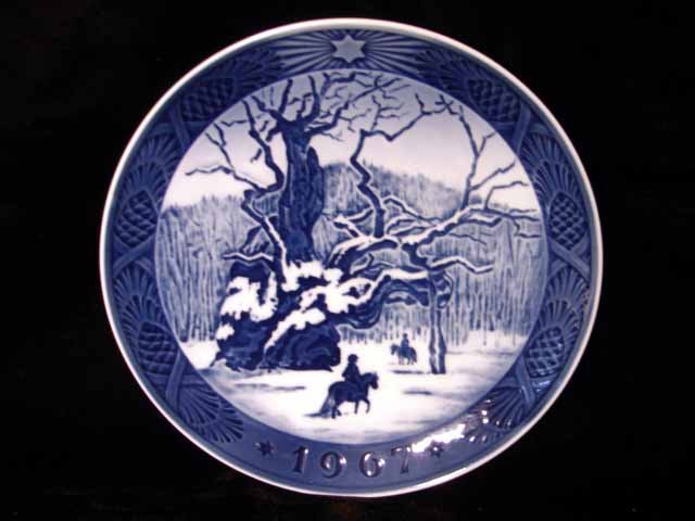 Royal Copenhagen Denmark 1967 Xmas Plate The Royal Oak