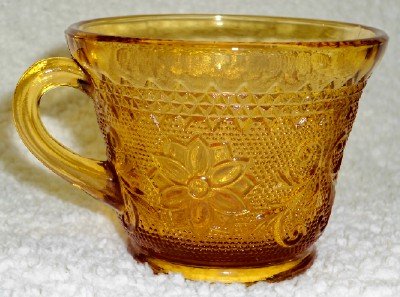 Tiara Amber Sandwich Cups Set of 4