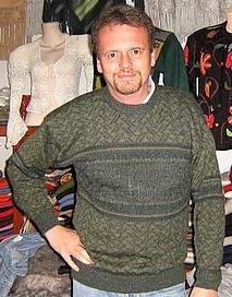 Green sweater, round neck made of pure Alpacawool